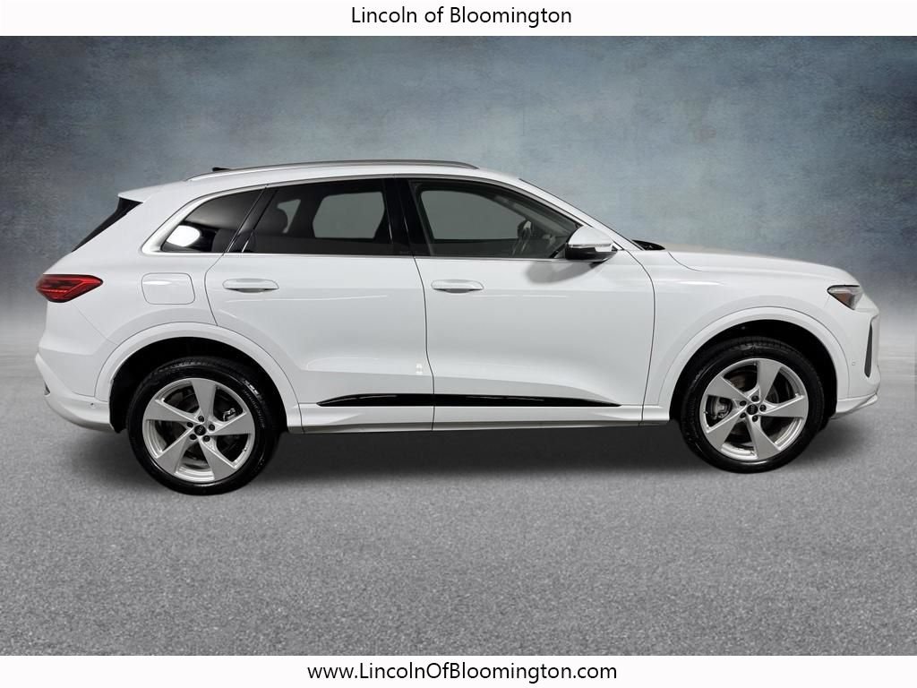 Used 2025 Audi Q5 Premium Plus w/ Premium Plus AWD/4WD image 8