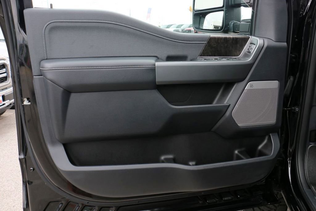 New 2026 Ford F250 Lariat w/ Black Appearance Package AWD/4WD image 16