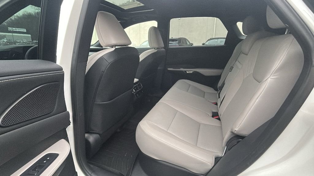 Used 2023 Lexus RX 350 image 34