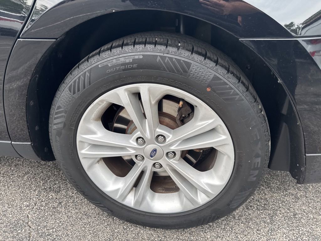 Used 2016 Ford Taurus SEL FWD image 45