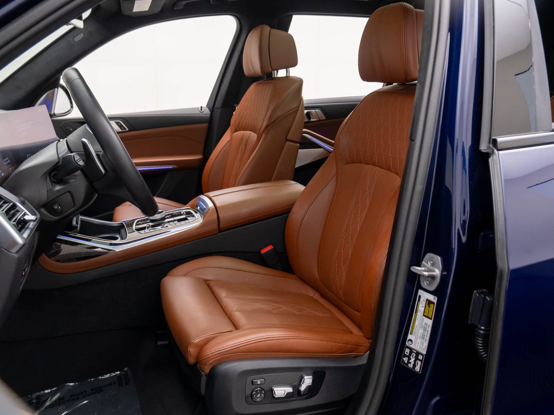 Used 2025 BMW X7 M60i image 16