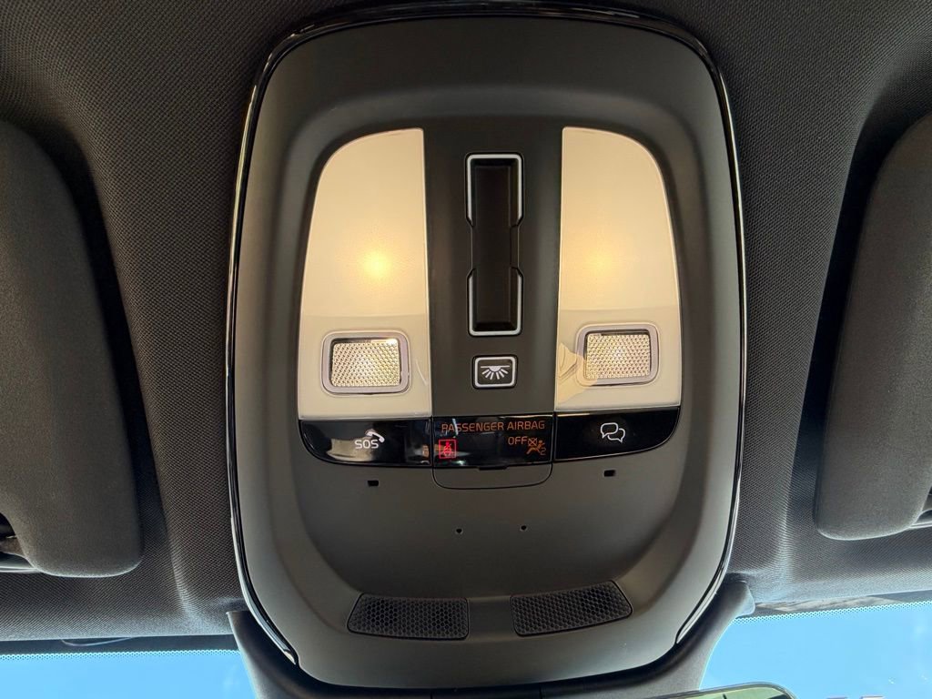 Used 2024 Volvo XC60 B5 Ultimate w/ Protection Package Premier image 30