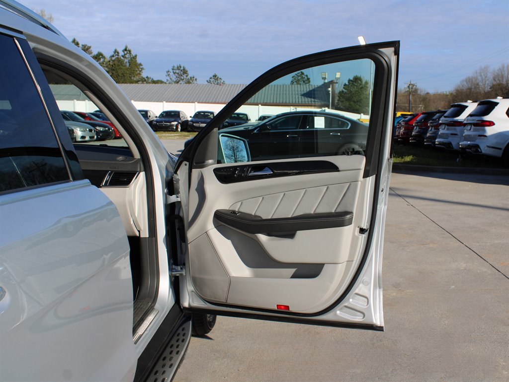 Used 2015 Mercedes-Benz GL 320 BlueTEC 4MATIC image 40