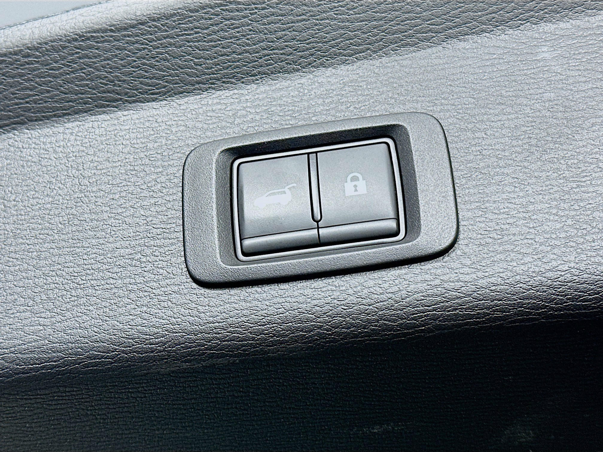 Used 2024 Mitsubishi Outlander SE image 31