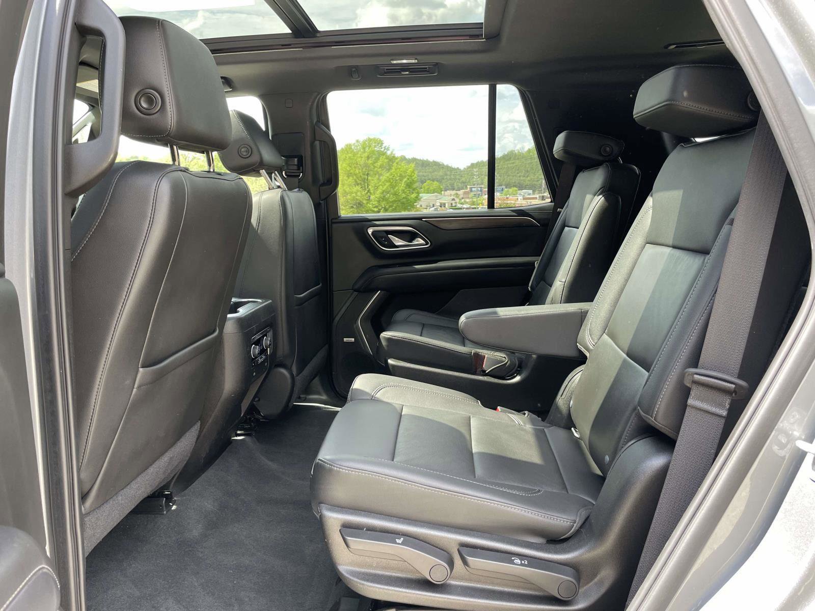 Used 2021 Chevrolet Tahoe Z71 w/ Z71 Signature Package image 3