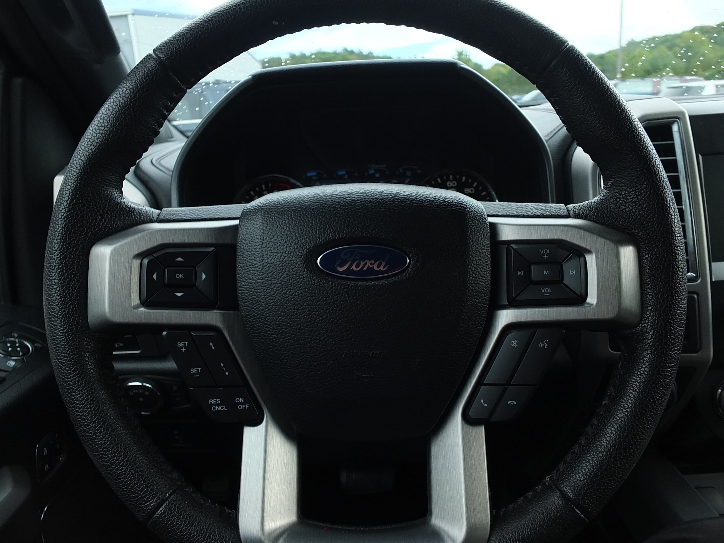 Used 2016 Ford F150 Platinum w/ Equipment Group 701A Luxury RWD image 22