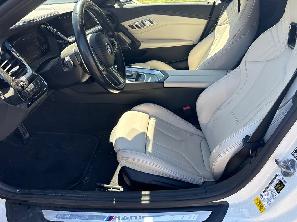 Certified 2022 BMW Z4 M40i w/ Premium Package RWD image 9