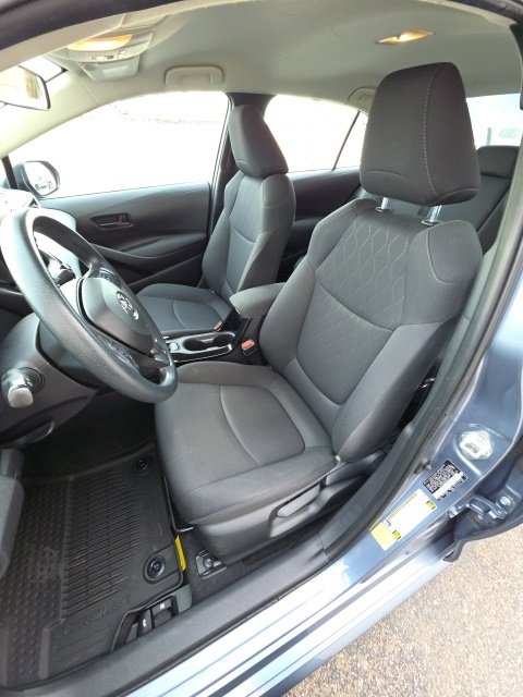 Used 2022 Toyota Corolla LE image 11