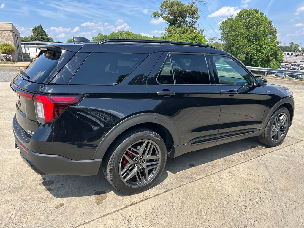 Used 2025 Ford Explorer ST-Line w/ ST-Line Street Pack AWD/4WD image 6