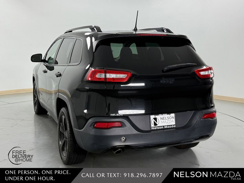 Used 2017 Jeep Cherokee Sport FWD image 7