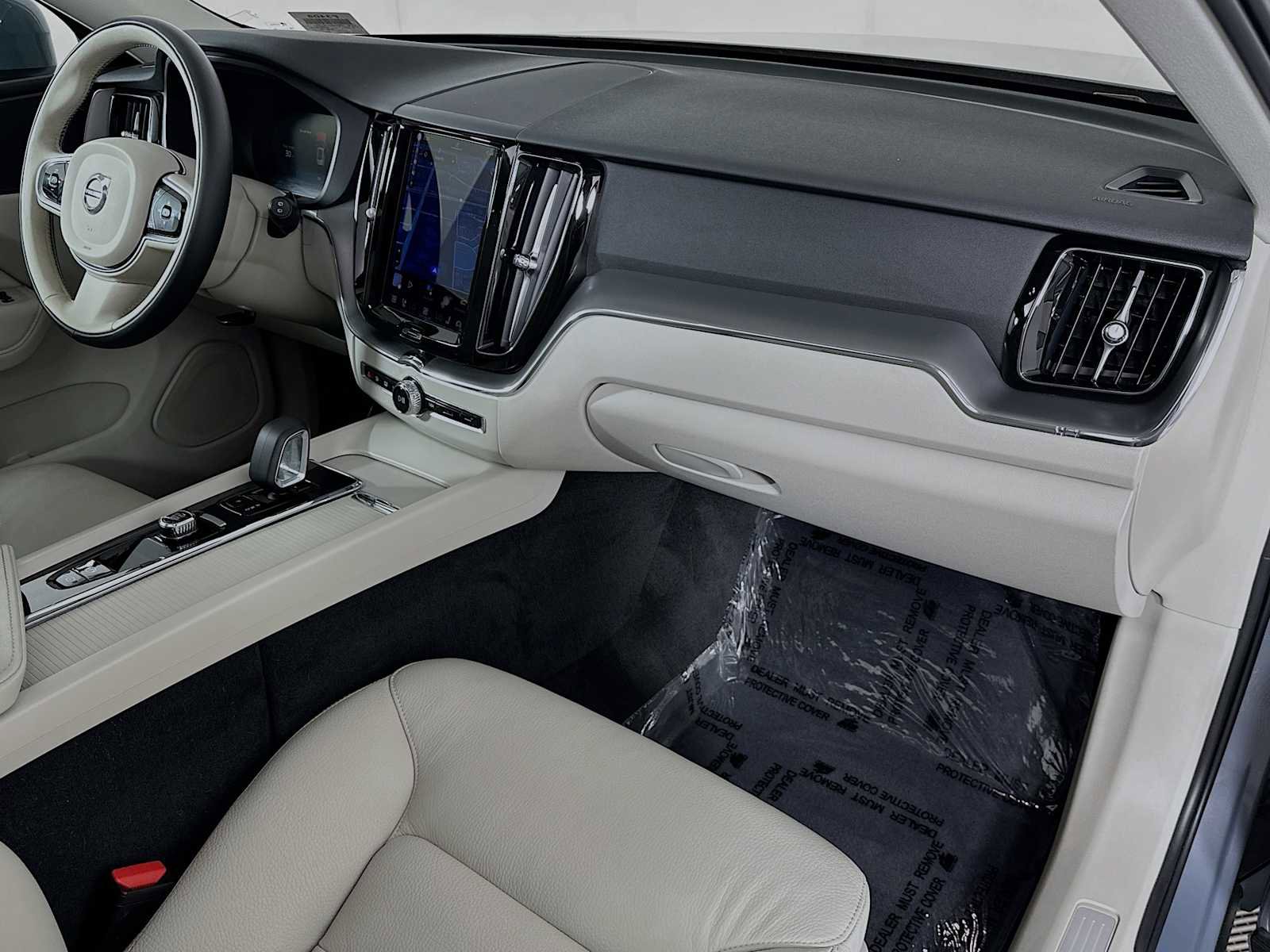 Used 2023 Volvo XC60 B5 Core w/ Climate Package FWD image 27