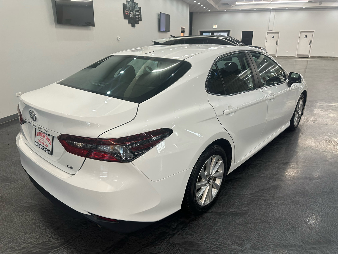 Used 2024 Toyota Camry LE image 5