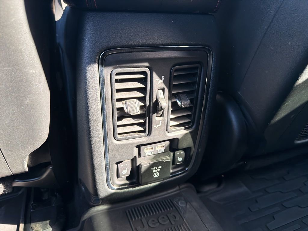 Used 2019 Jeep Grand Cherokee Trailhawk w/ Trailhawk Luxury Group image 37