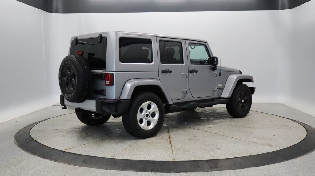 Used 2014 Jeep Wrangler Unlimited Sahara w/ Connectivity Group AWD/4WD image 5