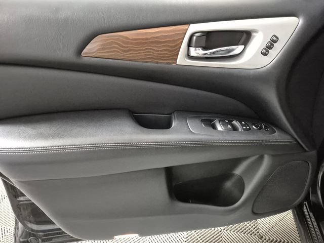 Used 2019 Nissan Pathfinder Platinum FWD image 15