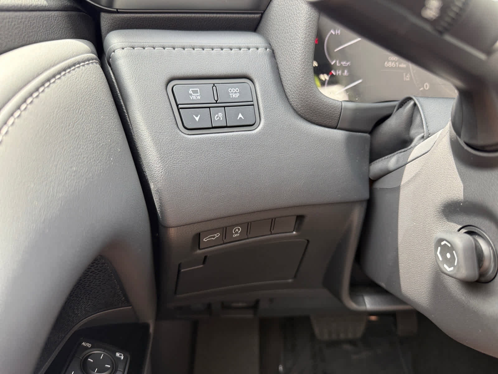 Used 2024 Lexus LX 600 4WD w/ Luxury Package image 26