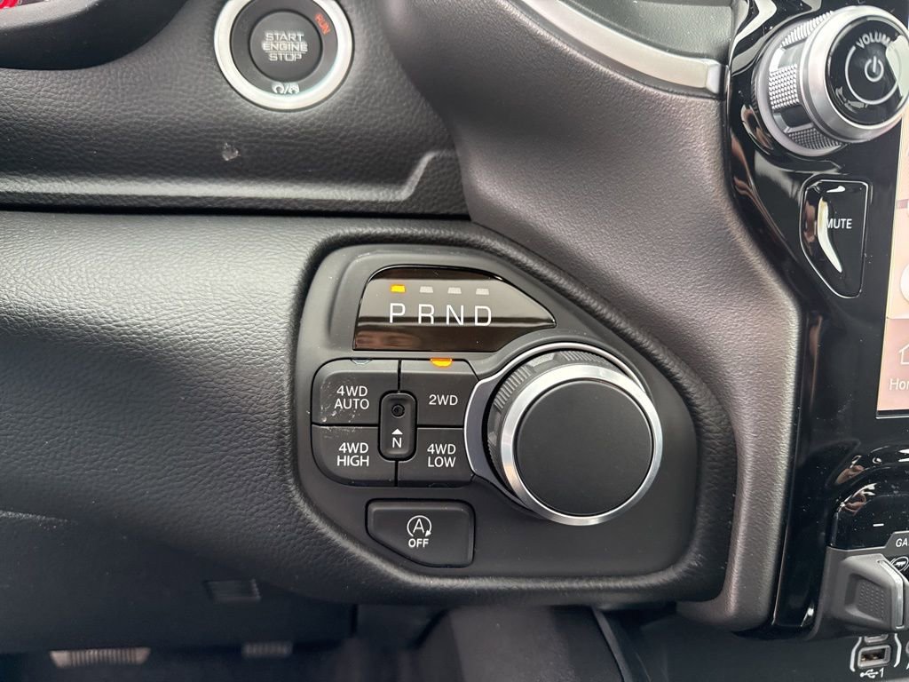 New 2026 RAM 1500 4x4 Crew Cab image 15