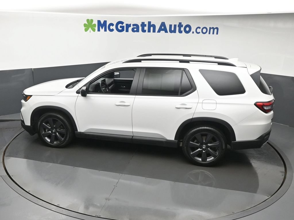 Used 2025 Honda Pilot Sport image 24