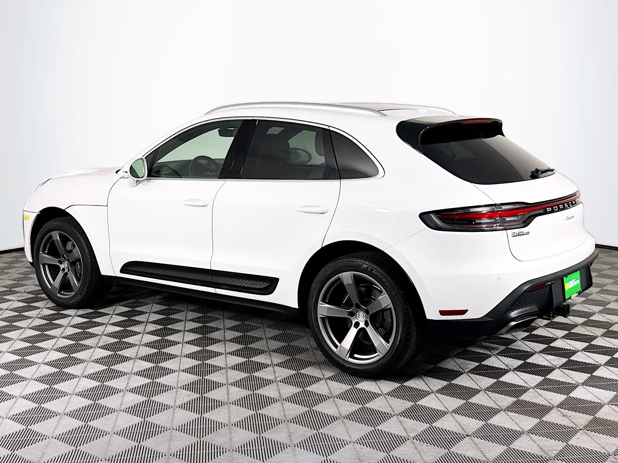Used 2023 Porsche Macan AWD/4WD image 6