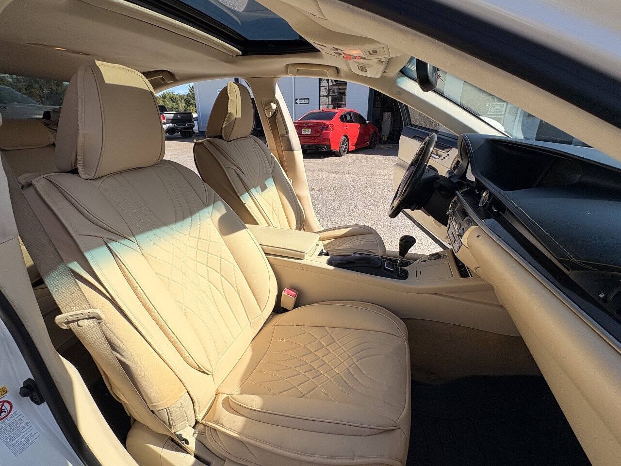 Used 2014 Lexus ES 350 w/ Luxury Package FWD image 21