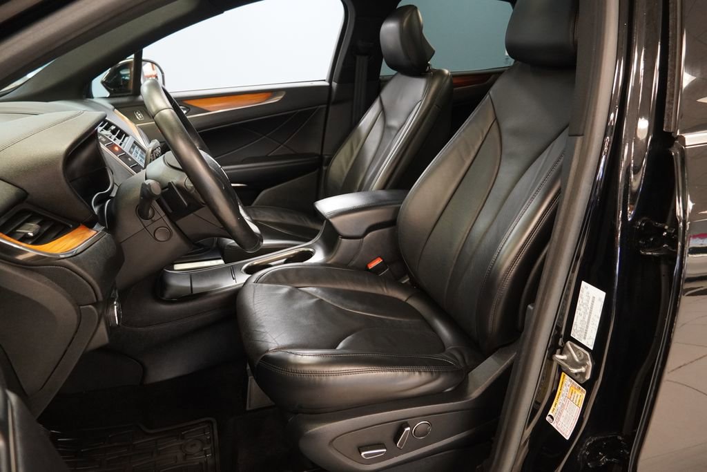 Used 2017 Lincoln MKC Reserve w/ Lincoln MKC Climate Package image 3