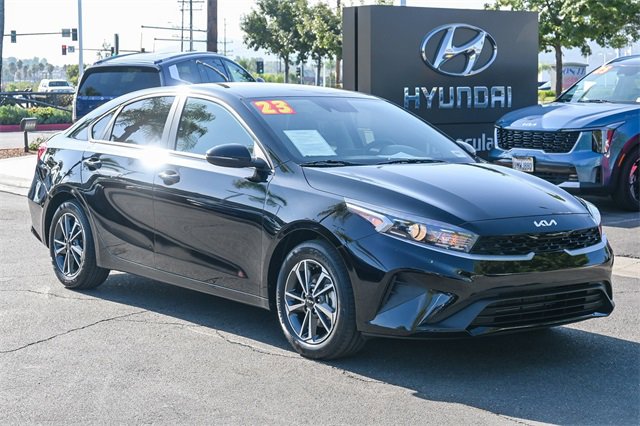 Used 2023 Kia Forte LXS w/ LXS Technology Package image 3