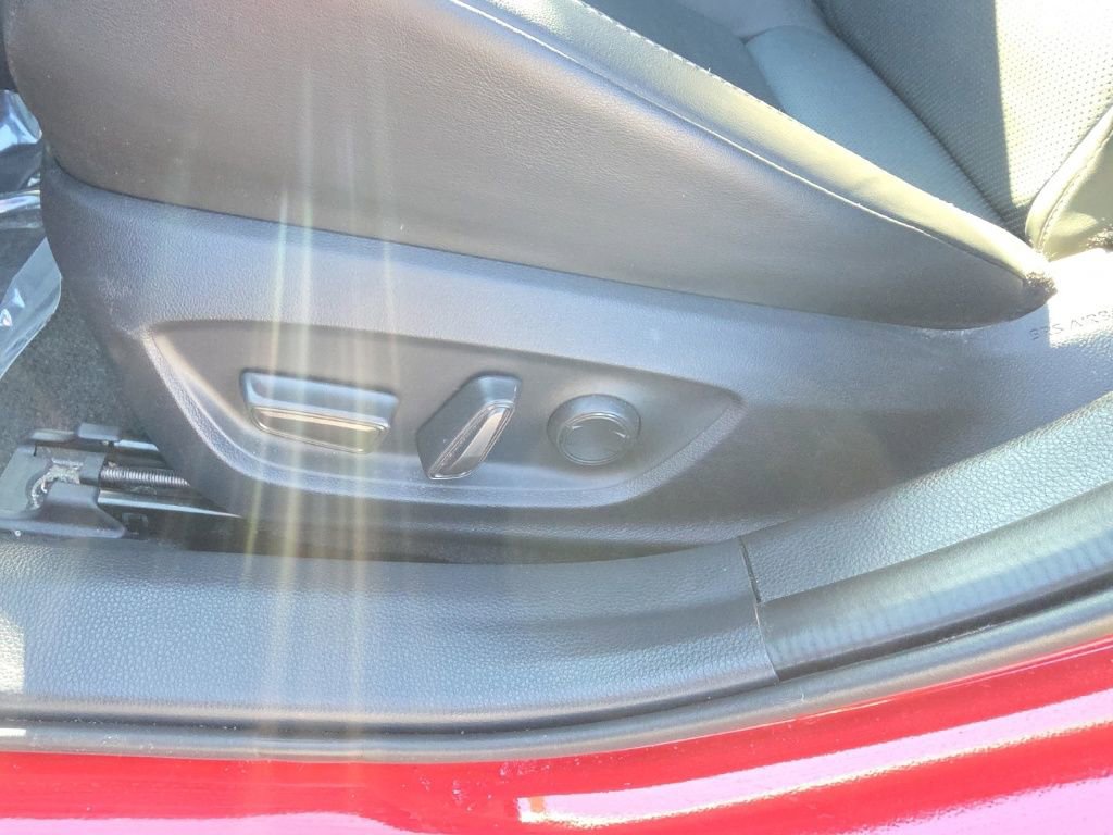 Used 2024 Toyota Prius XLE image 11