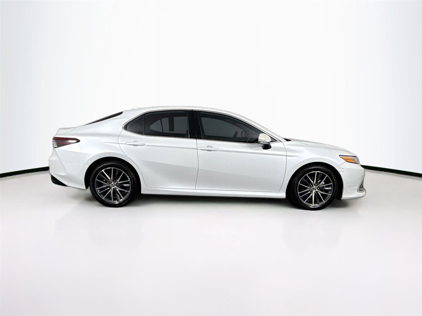 Certified 2022 Toyota Camry XLE image 10