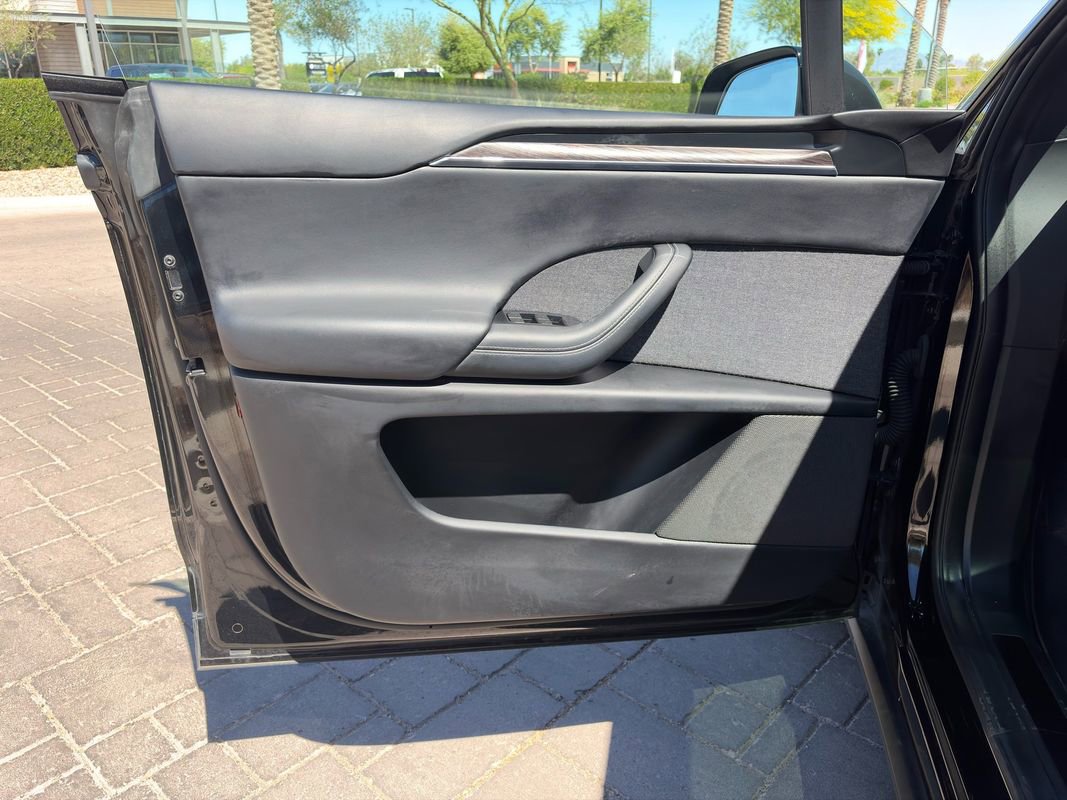 Used 2022 Tesla Model X image 7