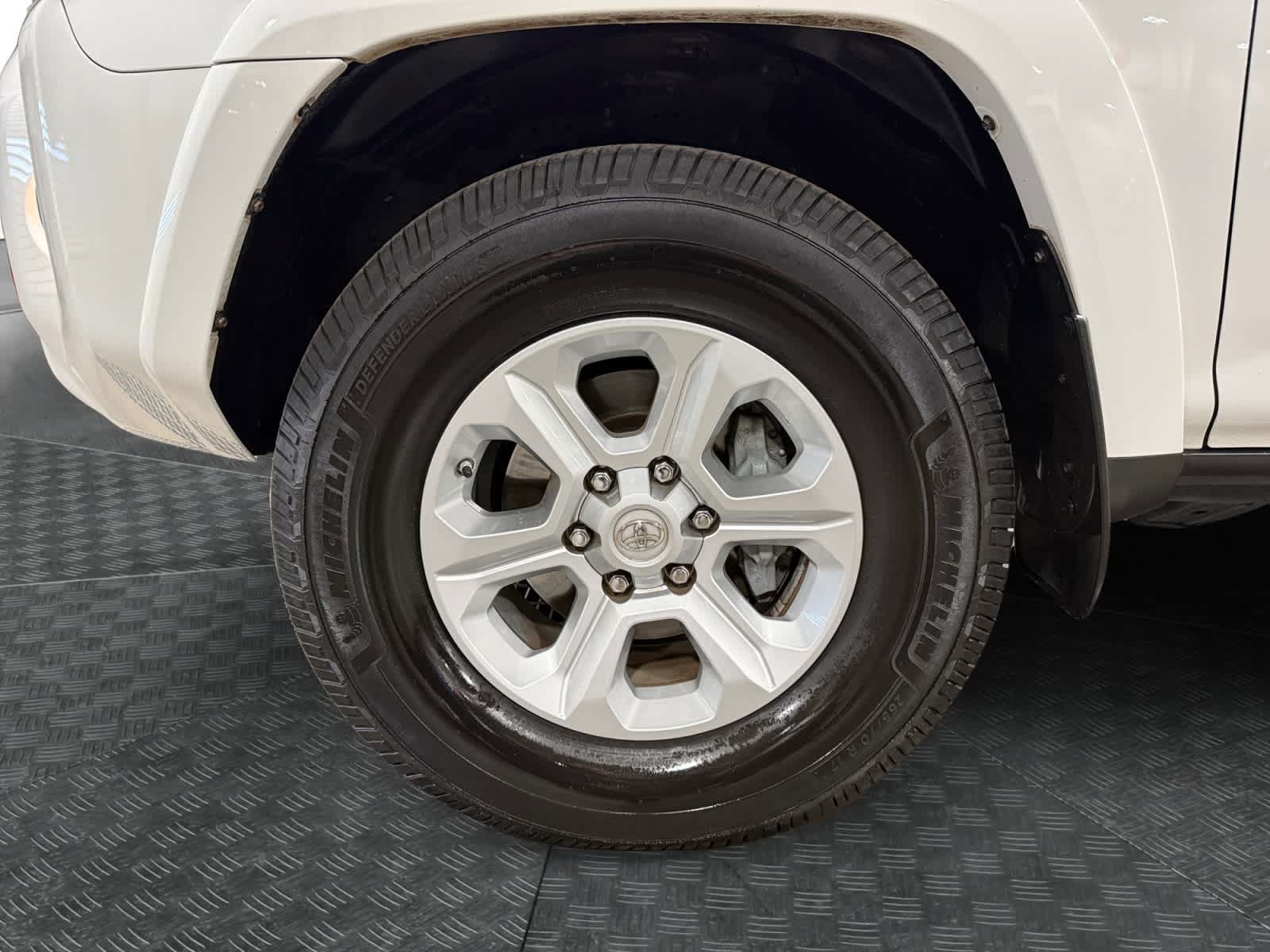 Used 2018 Toyota 4Runner SR5 Premium AWD/4WD image 15