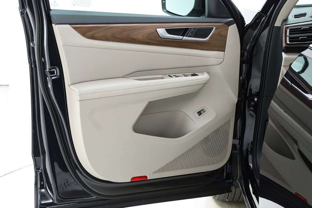 New 2026 Volkswagen Atlas SE image 18