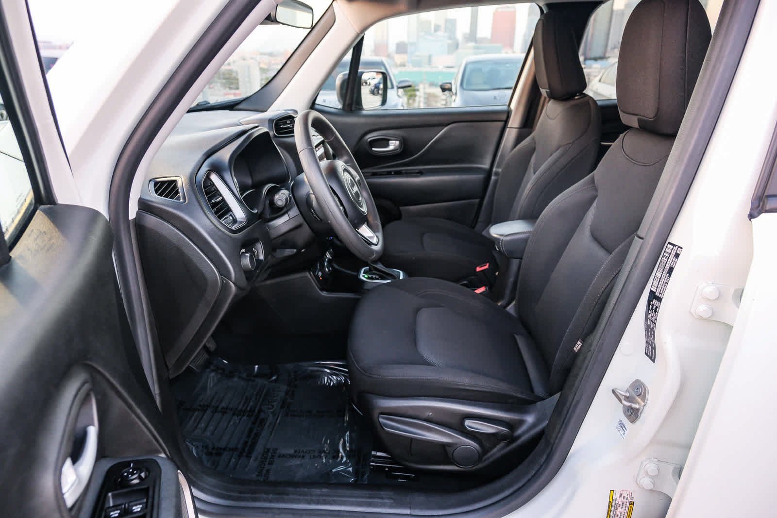 Used 2023 Jeep Renegade Latitude AWD/4WD image 20