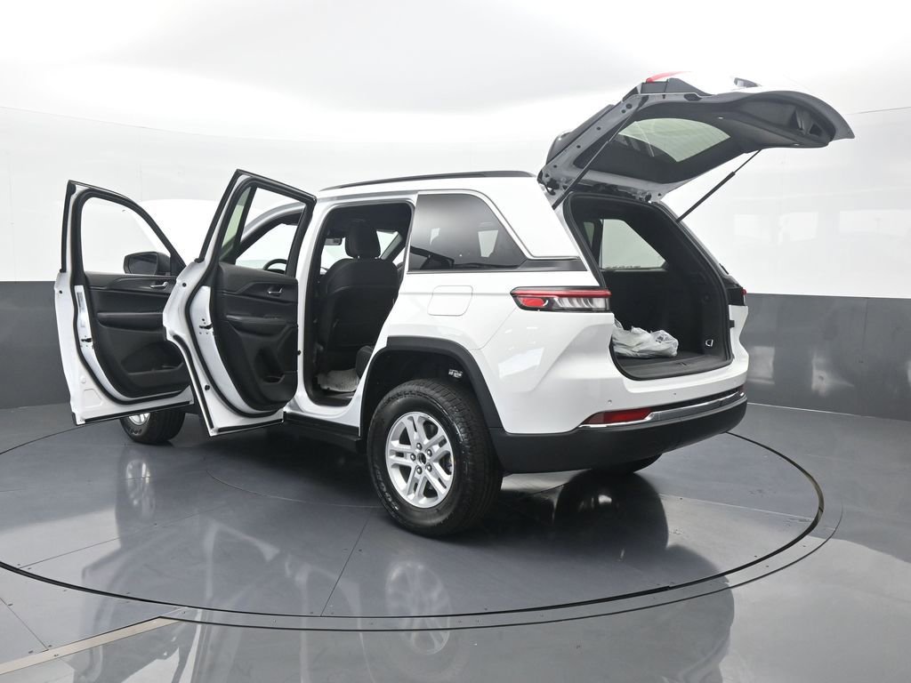 Used 2025 Jeep Grand Cherokee Laredo image 72