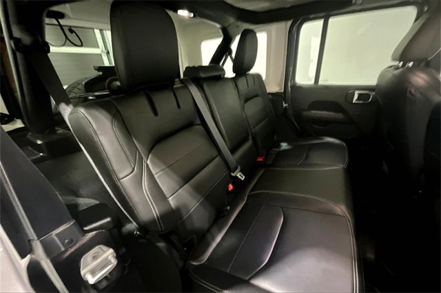 Used 2022 Jeep Wrangler Unlimited Sahara w/ Cold Weather Group image 25
