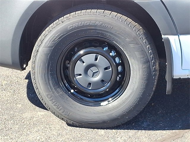 Used 2025 Mercedes-Benz Sprinter 2500 image 8