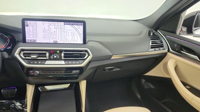 Used 2025 BMW X4 xDrive30i AWD/4WD image 58