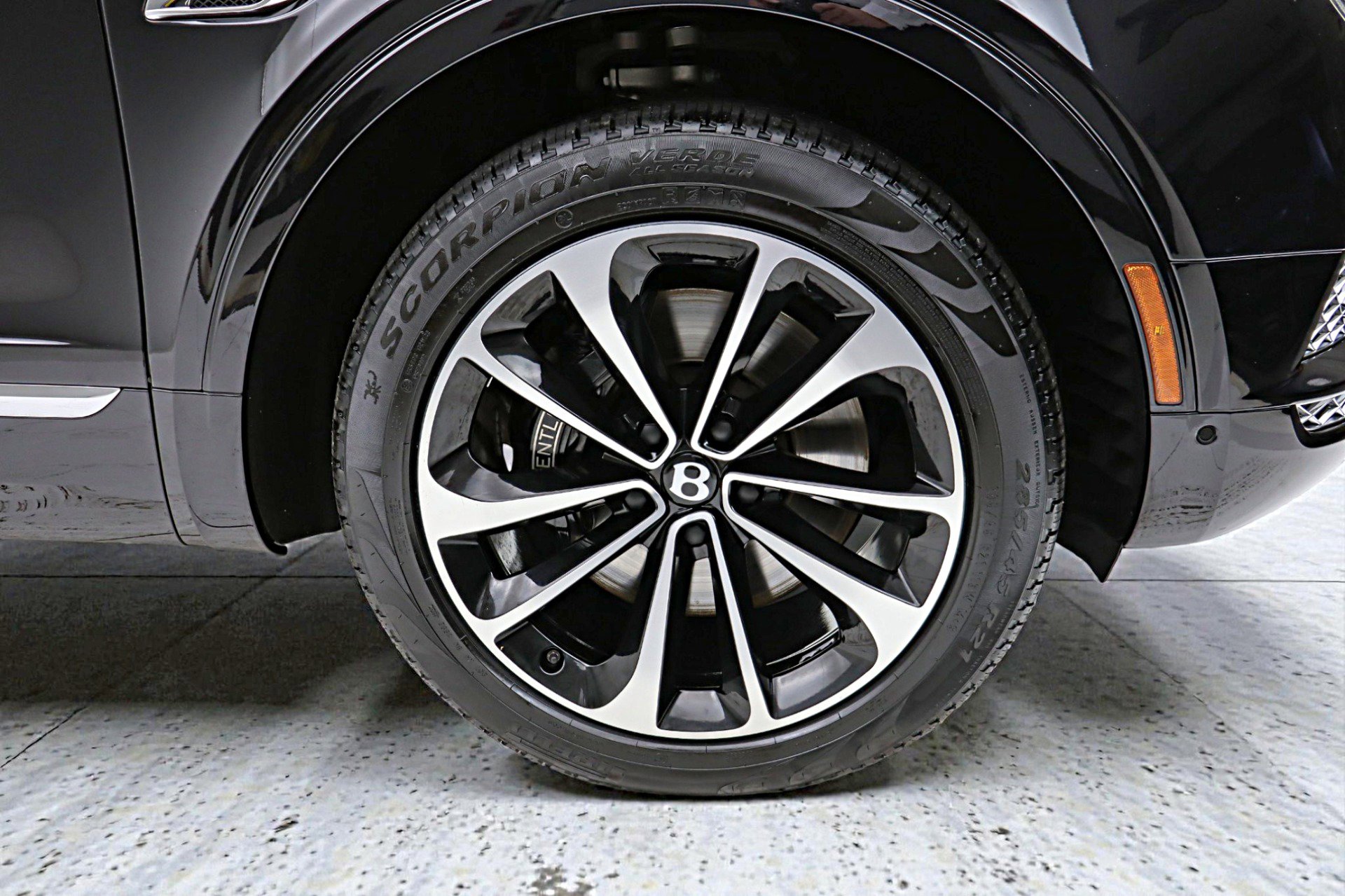 Certified 2017 Bentley Bentayga image 53