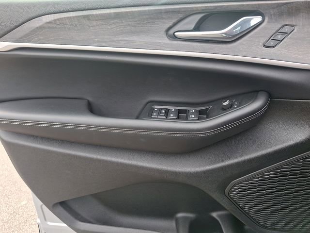 Used 2025 Jeep Grand Cherokee Limited image 12