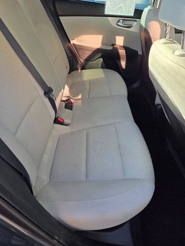Used 2022 Kia Forte LXS w/ LXS Technology Package FWD image 34
