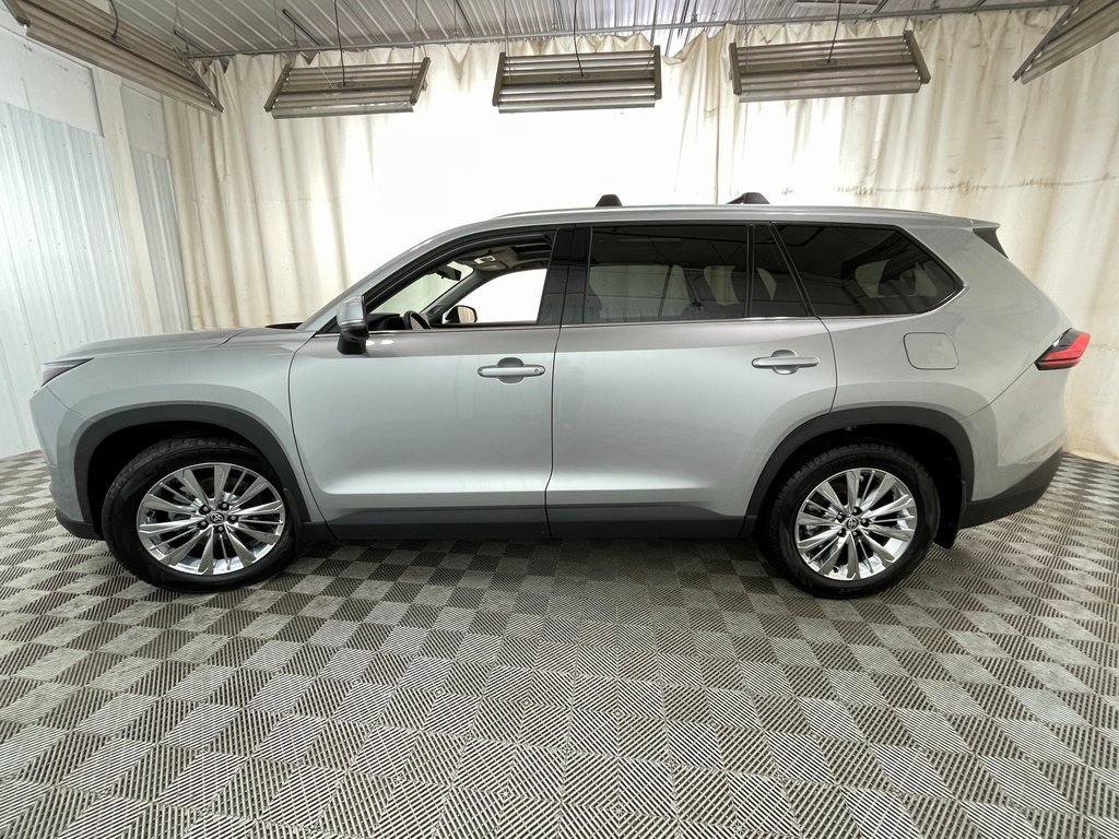 Used 2024 Toyota Grand Highlander XLE image 23