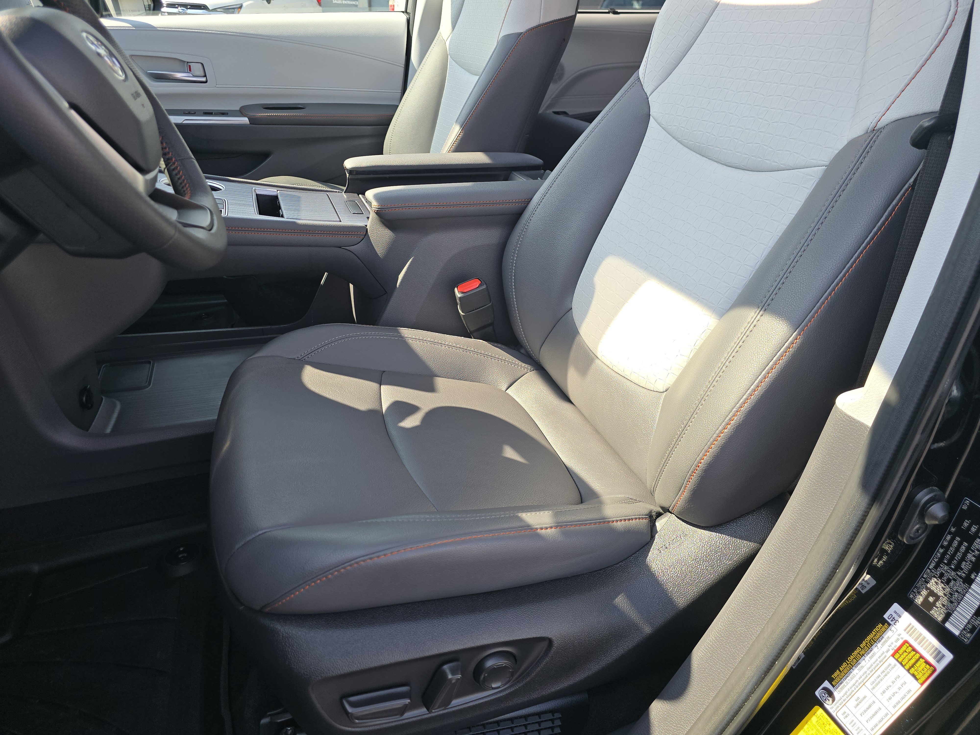 Used 2024 Toyota Sienna XSE w/ XSE Plus Package AWD/4WD image 23