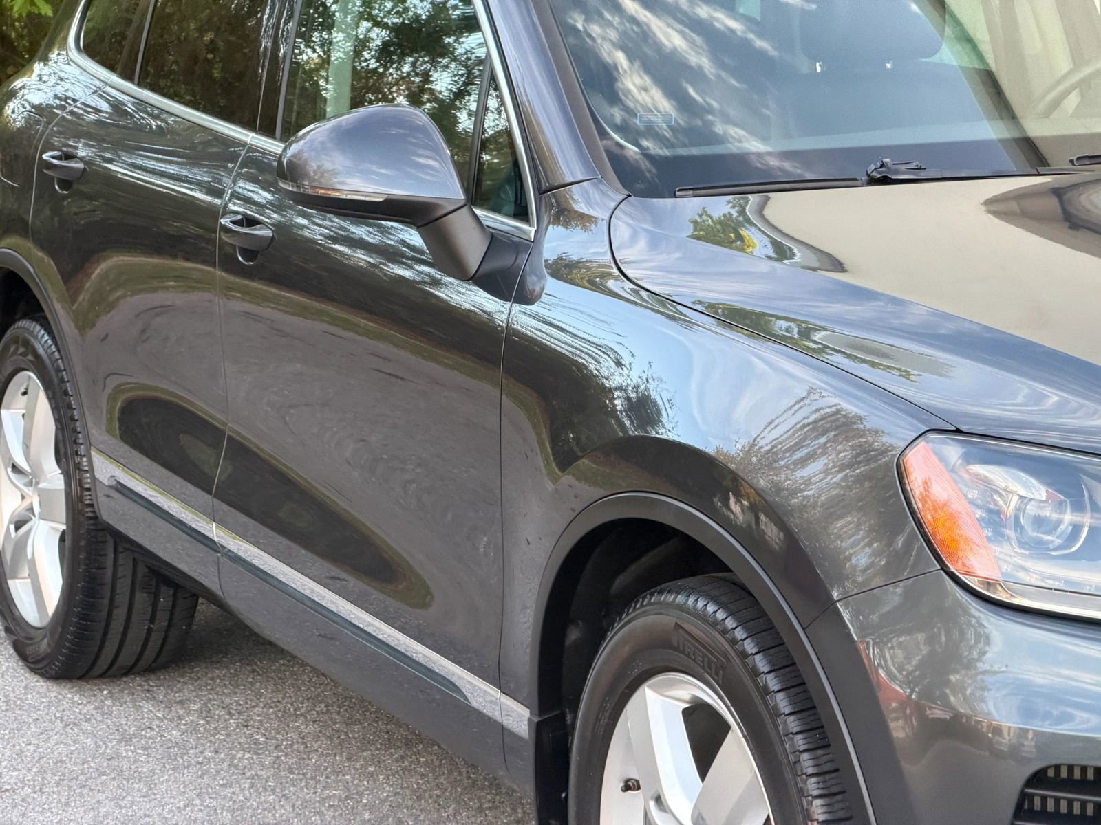 Used 2012 Volkswagen Touareg Sport AWD/4WD image 31