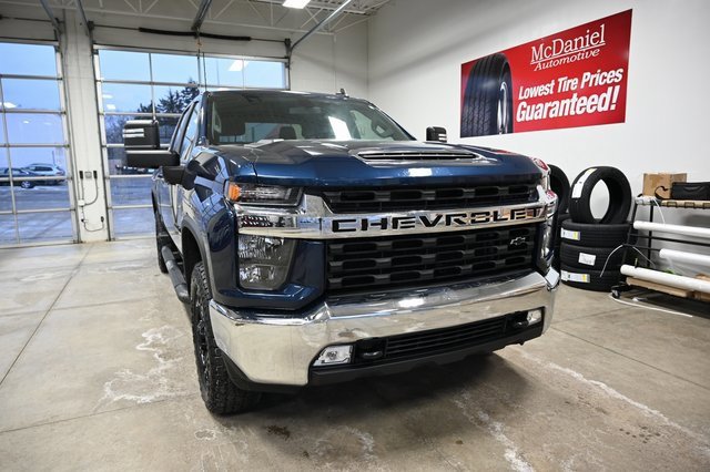 Used 2022 Chevrolet Silverado 2500 LT w/ Convenience Package image 3
