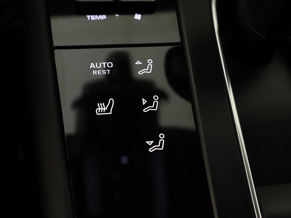 Used 2024 Porsche Macan GTS image 50