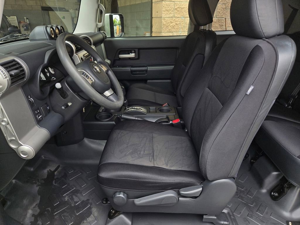 Used 2014 Toyota FJ Cruiser 4WD w/ Convenience Package image 17