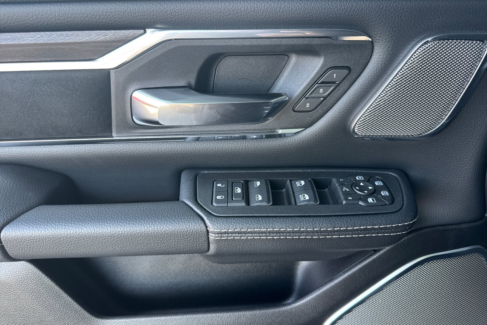 New 2026 RAM 1500 Laramie w/ Night Edition AWD/4WD image 10