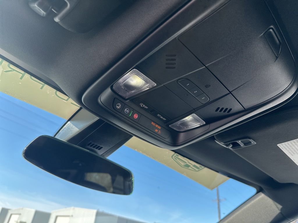 Certified 2025 Cadillac XT5 Luxury image 28