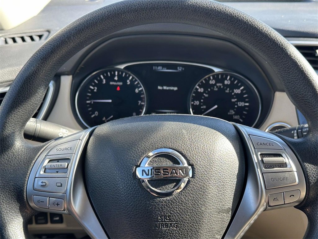 Used 2016 Nissan Rogue SV image 20