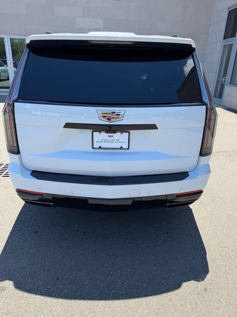Used 2026 Cadillac Escalade ESV Sport w/ Touring Package AWD/4WD image 4