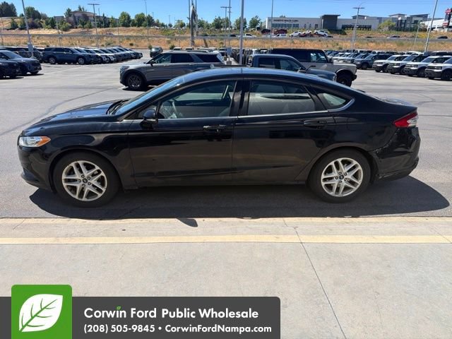 Used 2016 Ford Fusion SE FWD image 4